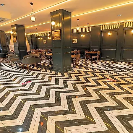 Express Hotel 4*