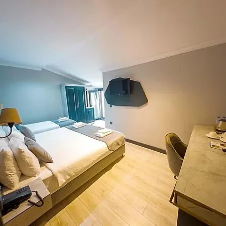 Express Hotel 4*