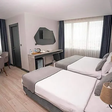 Express Hotel 4*